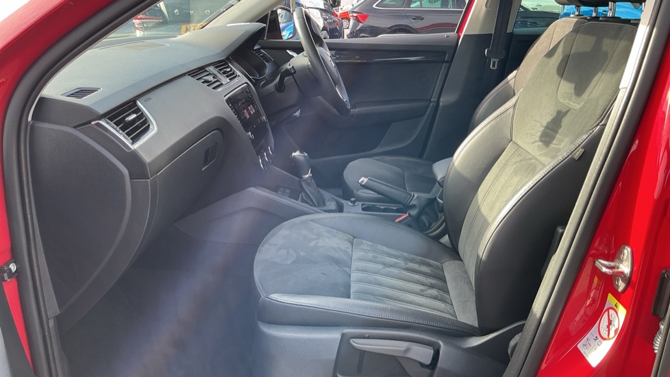Skoda Octavia 1.5 TSI SE L 5dr DSG Petrol Hatchback - Image 32