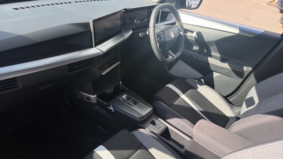 Vauxhall Frontera 1.2 Hybrid [110] Ultimate 5dr e-DCT6 Petrol Estate - Image 9