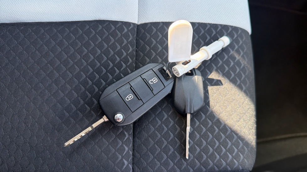 Vauxhall Frontera 1.2 Hybrid [110] Ultimate 5dr e-DCT6 Petrol Estate - Image 20