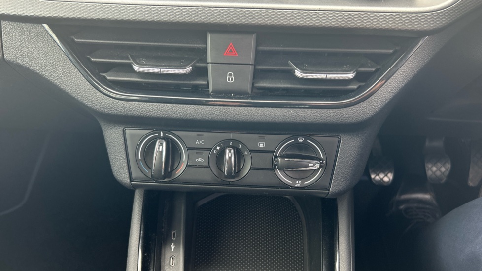 Skoda Kamiq 1.0 TSI 95 SE 5dr Petrol Hatchback - Image 35