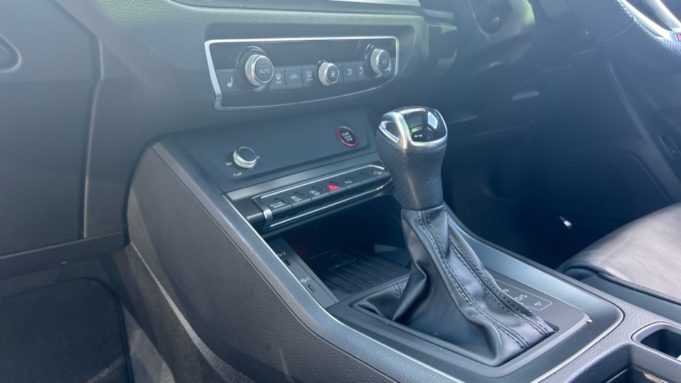 Audi RS Q3 TFSI Quattro Vorsprung 5dr S Tronic Petrol Estate - Image 13