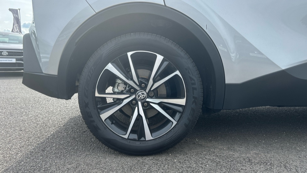 Toyota C-HR 1.8 Hybrid Design 5dr CVT Hybrid Hatchback - Image 7