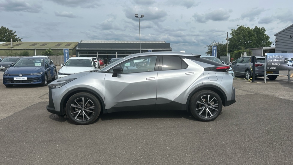 Toyota C-HR 1.8 Hybrid Design 5dr CVT Hybrid Hatchback - Image 26