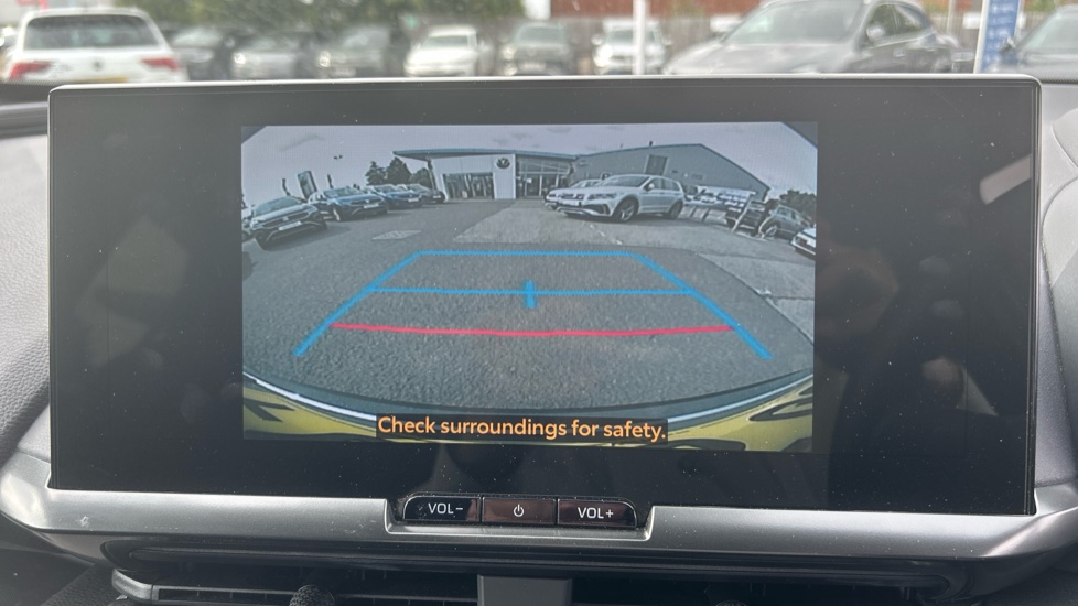 Toyota C-HR 1.8 Hybrid Design 5dr CVT Hybrid Hatchback - Image 30