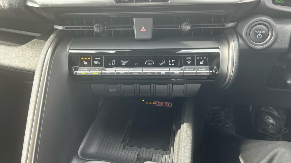 Toyota C-HR 1.8 Hybrid Design 5dr CVT Hybrid Hatchback - Image 32