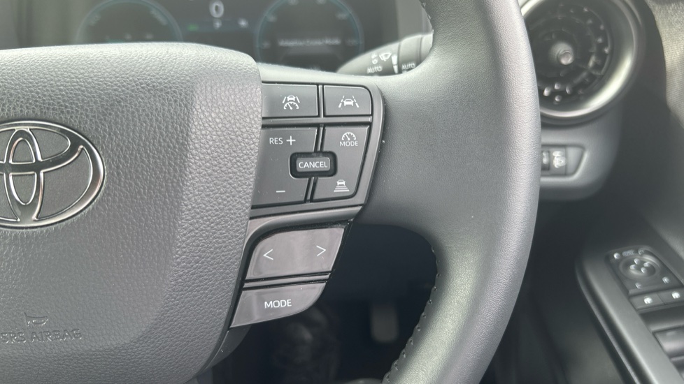 Toyota C-HR 1.8 Hybrid Design 5dr CVT Hybrid Hatchback - Image 34