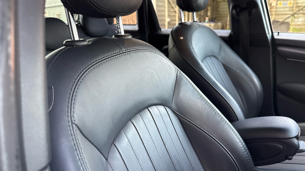 MINI Hatchback 2.0 Cooper S Exclusive 5dr Auto Petrol Hatchback - Image 37