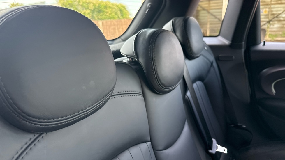 MINI Hatchback 2.0 Cooper S Exclusive 5dr Auto Petrol Hatchback - Image 46