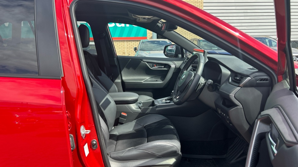 Toyota RAV4 2.5 PHEV GR Sport 5dr CVT Estate - Image 25