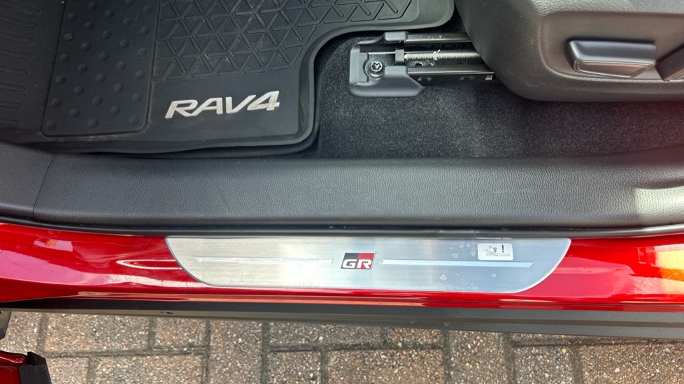 Toyota RAV4 2.5 PHEV GR Sport 5dr CVT Estate - Image 27