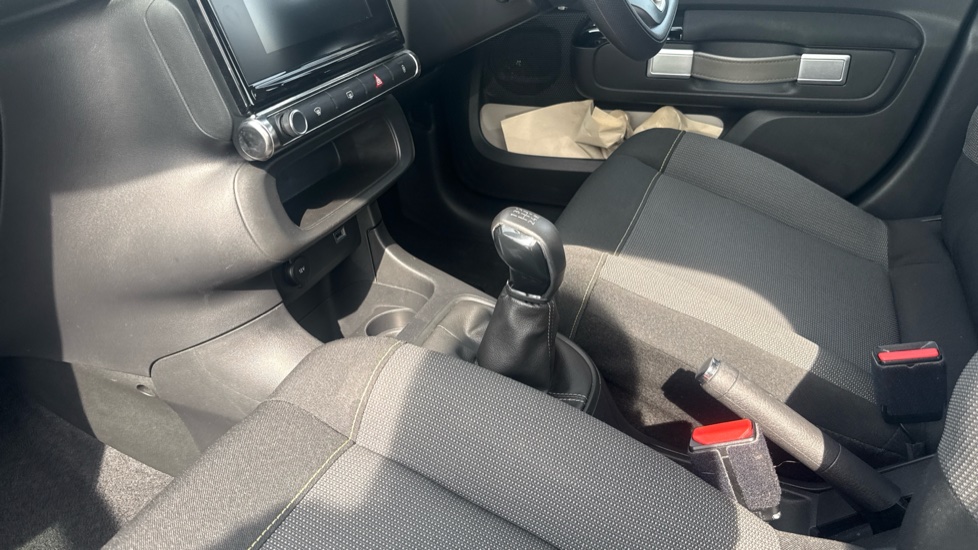 Citroen C3 1.2 PureTech Shine 5dr Petrol Hatchback - Image 13