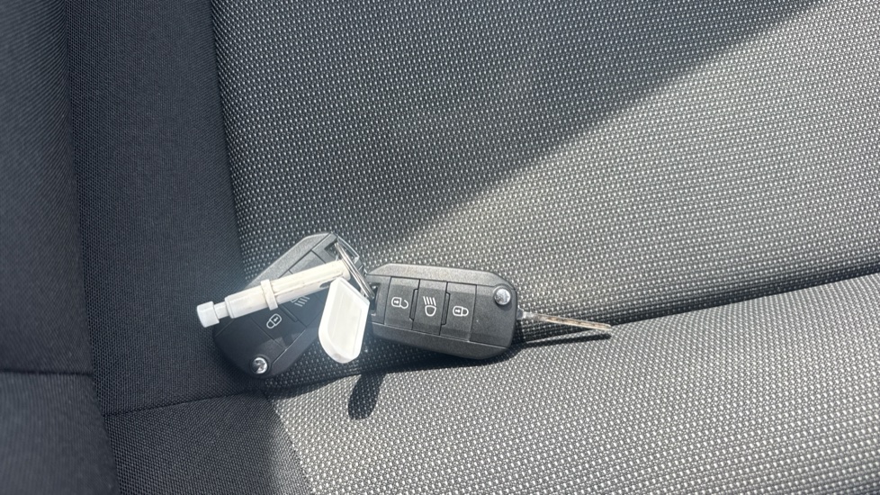 Citroen C3 1.2 PureTech Shine 5dr Petrol Hatchback - Image 20