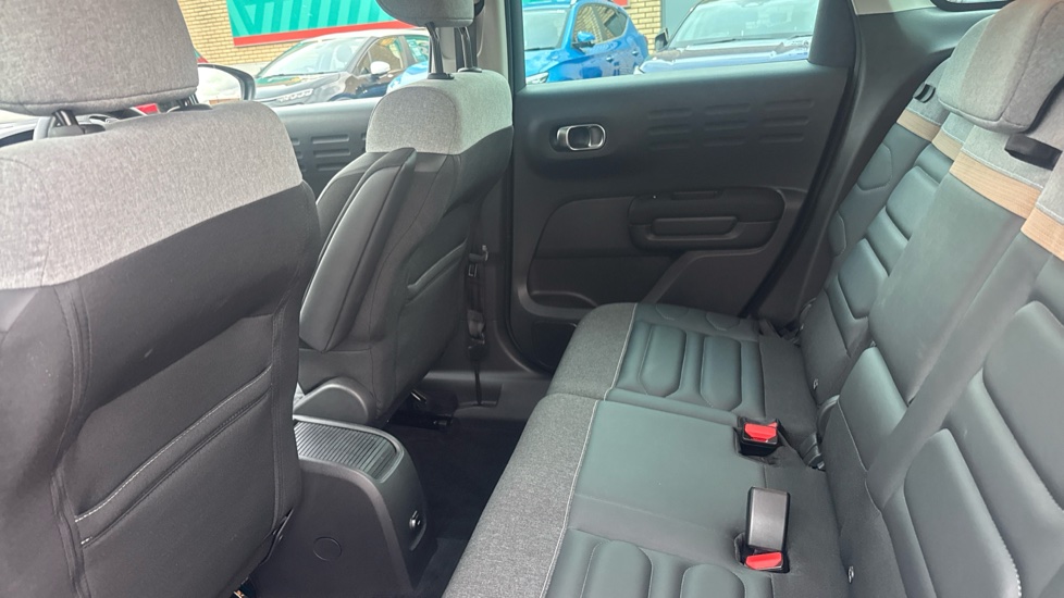 Citroen C3 Aircross 1.2 PureTech 130 Max 5dr EAT6 Petrol Hatchback - Image 16