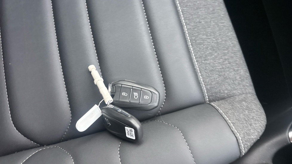 Citroen C3 Aircross 1.2 PureTech 130 Max 5dr EAT6 Petrol Hatchback - Image 19