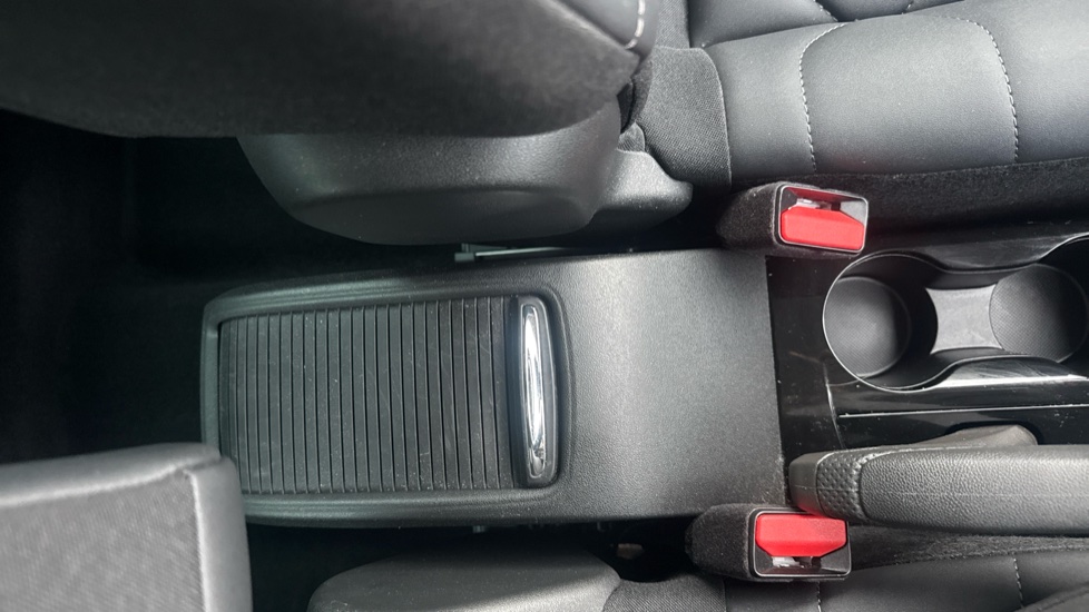 Citroen C3 Aircross 1.2 PureTech 130 Max 5dr EAT6 Petrol Hatchback - Image 32