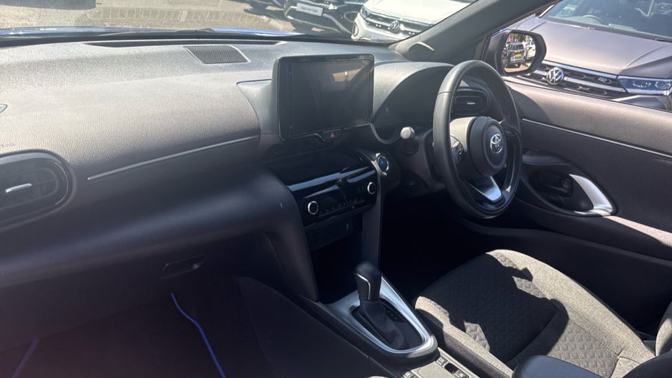 Toyota Yaris Cross 1.5 Hybrid Design 5dr CVT Hybrid Estate - Image 9