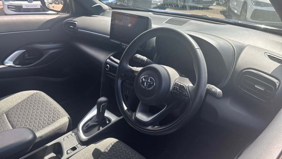 Toyota Yaris Cross 1.5 Hybrid Design 5dr CVT Hybrid Estate - Image 11