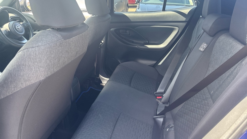 Toyota Yaris Cross 1.5 Hybrid Design 5dr CVT Hybrid Estate - Image 16