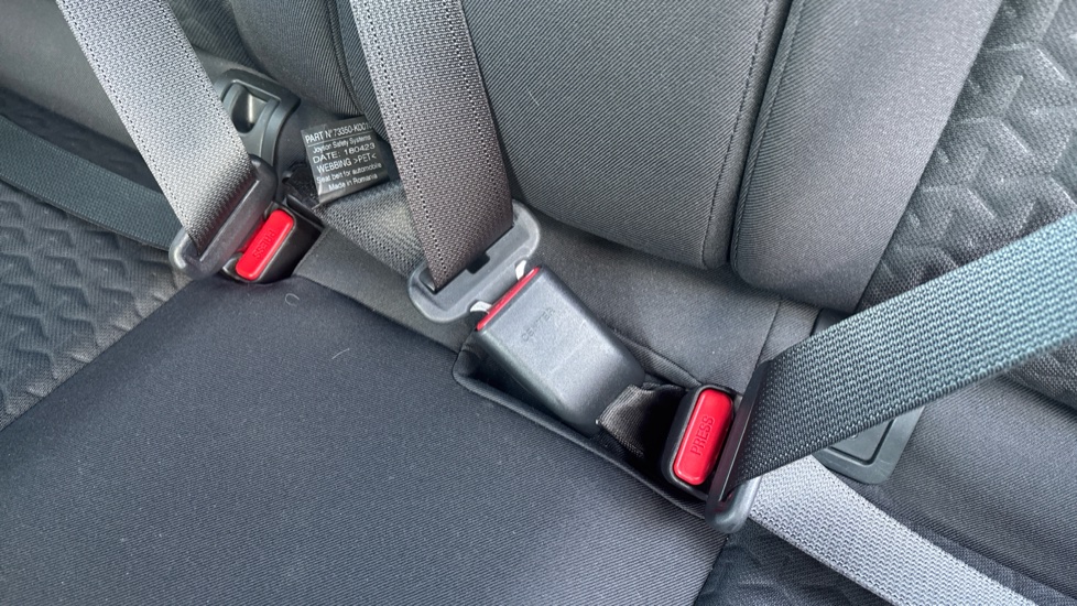 Toyota Yaris Cross 1.5 Hybrid Design 5dr CVT Hybrid Estate - Image 17