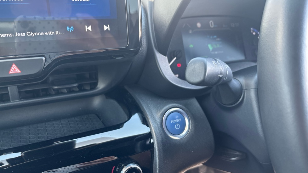 Toyota Yaris Cross 1.5 Hybrid Design 5dr CVT Hybrid Estate - Image 28