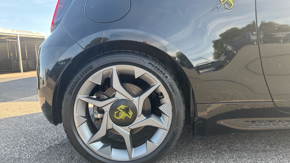 Abarth 500 114kW 42.2kWh 3dr Auto Electric Hatchback - Image 7