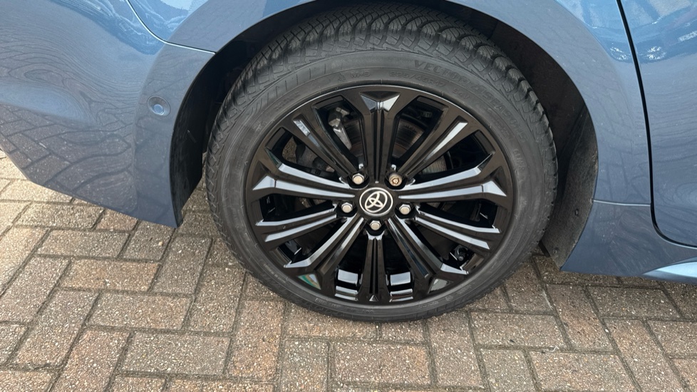 Toyota Corolla 2.0 VVT-i Hybrid Excel 5dr CVT Hybrid Estate - Image 31