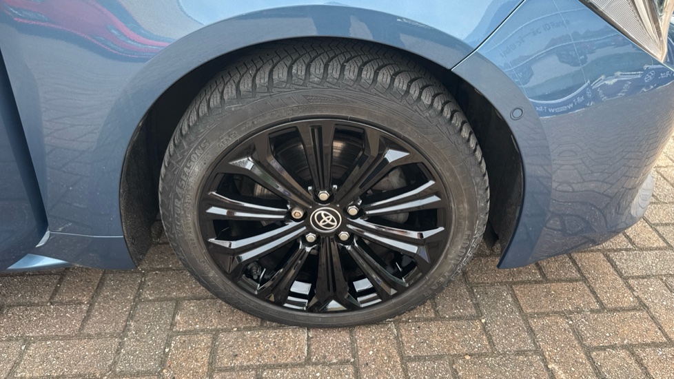 Toyota Corolla 2.0 VVT-i Hybrid Excel 5dr CVT Hybrid Estate - Image 39