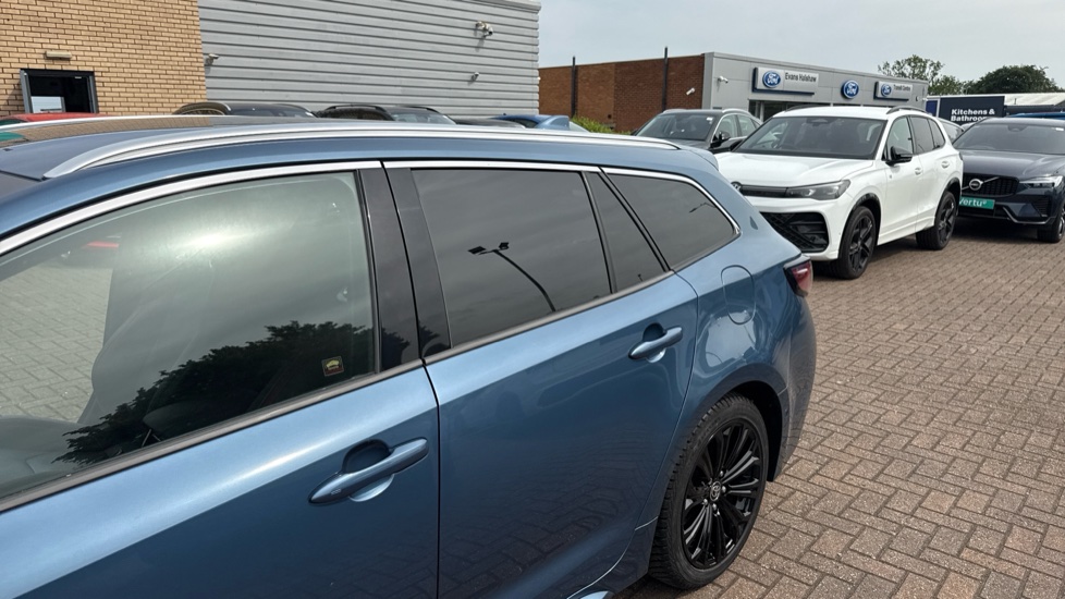 Toyota Corolla 2.0 VVT-i Hybrid Excel 5dr CVT Hybrid Estate - Image 45