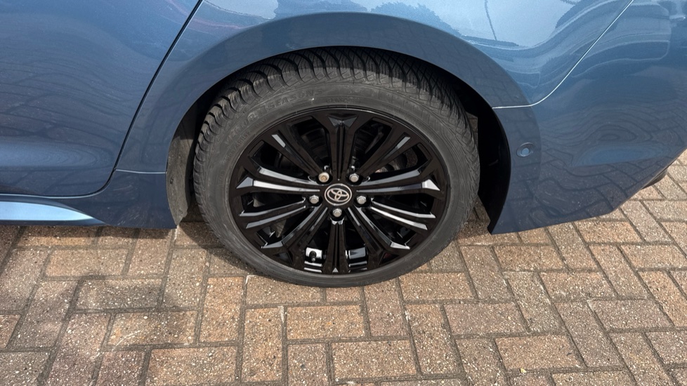 Toyota Corolla 2.0 VVT-i Hybrid Excel 5dr CVT Hybrid Estate - Image 46