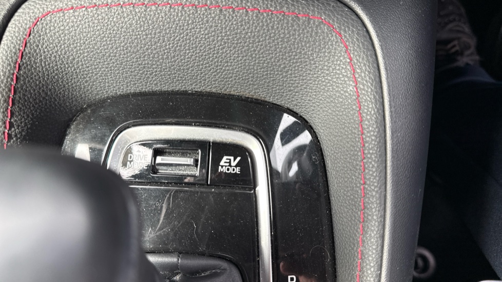 Toyota Corolla 2.0 VVT-i Hybrid Excel 5dr CVT Hybrid Estate - Image 57