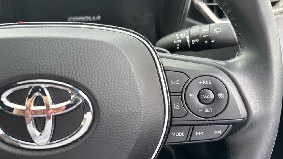 Toyota Corolla 2.0 VVT-i Hybrid Excel 5dr CVT Hybrid Estate - Image 60