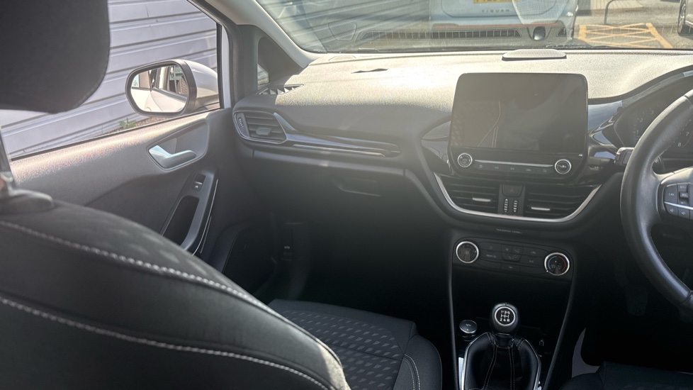 Ford Fiesta 1.1 Zetec 5dr Petrol Hatchback - Image 14