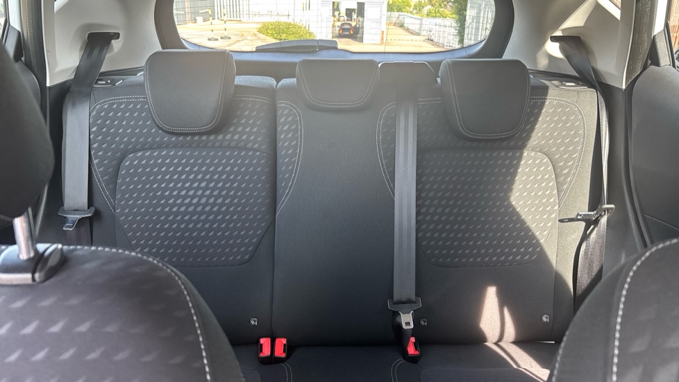 Ford Fiesta 1.1 Zetec 5dr Petrol Hatchback - Image 15