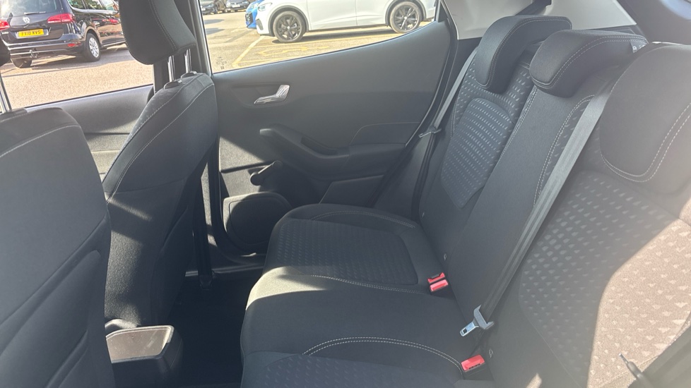 Ford Fiesta 1.1 Zetec 5dr Petrol Hatchback - Image 16