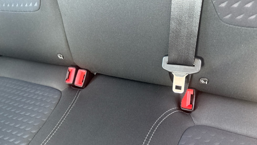 Ford Fiesta 1.1 Zetec 5dr Petrol Hatchback - Image 17