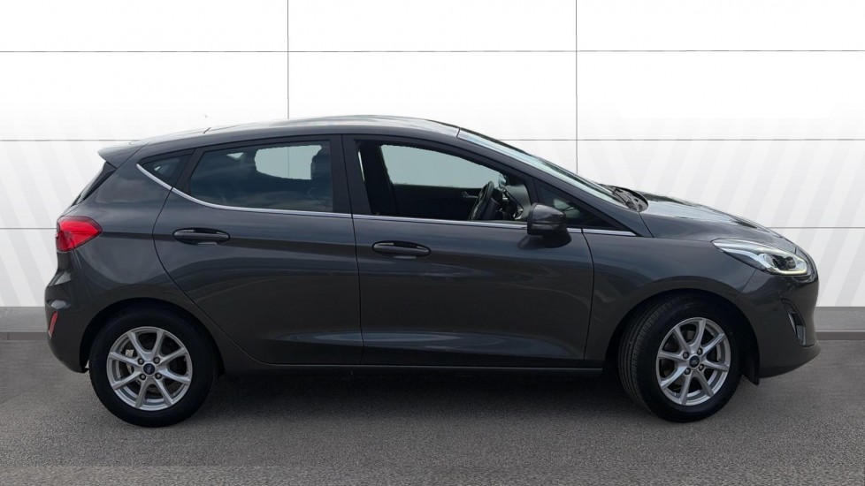 Ford Fiesta 1.1 Zetec 5dr Petrol Hatchback - Image 5