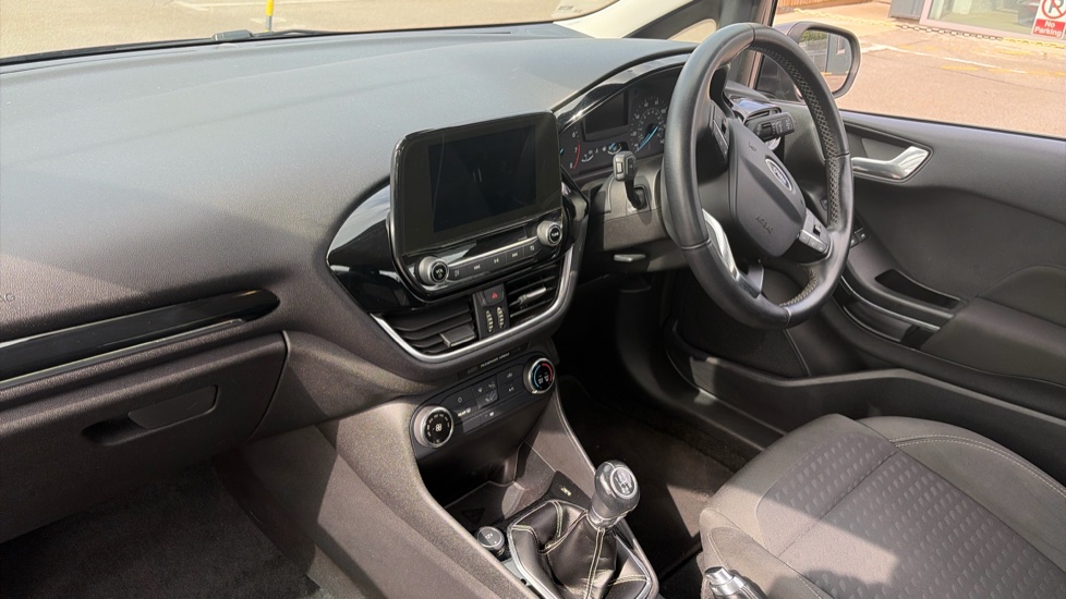 Ford Fiesta 1.1 Zetec 5dr Petrol Hatchback - Image 9