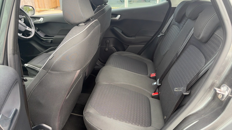 Ford Fiesta 1.1 Zetec 5dr Petrol Hatchback - Image 16