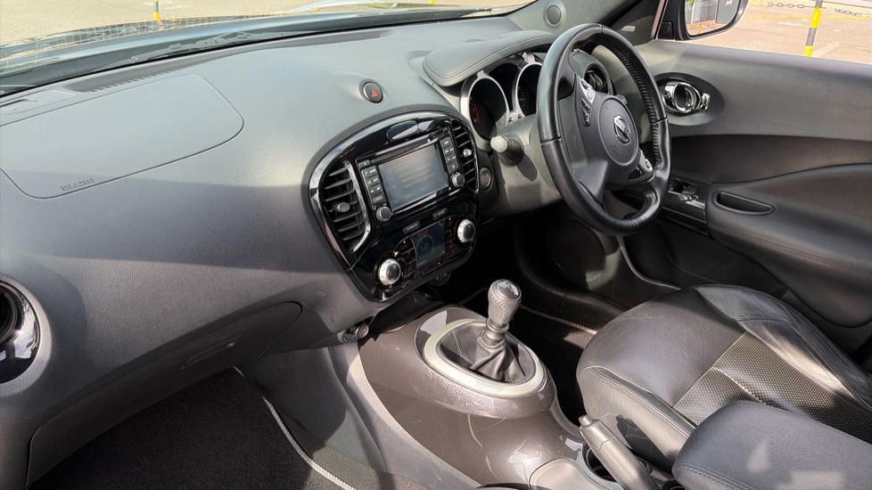 Nissan Juke 1.2 DiG-T Tekna 5dr Petrol Hatchback - Image 9