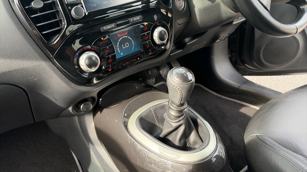 Nissan Juke 1.2 DiG-T Tekna 5dr Petrol Hatchback - Image 13