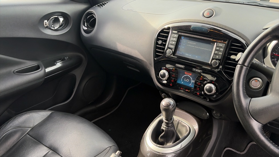 Nissan Juke 1.2 DiG-T Tekna 5dr Petrol Hatchback - Image 14