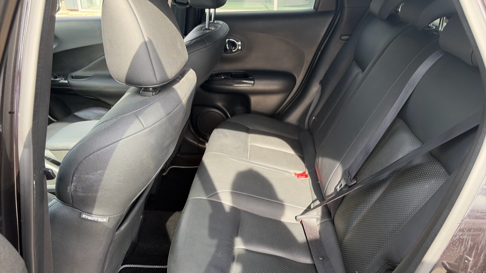 Nissan Juke 1.2 DiG-T Tekna 5dr Petrol Hatchback - Image 16