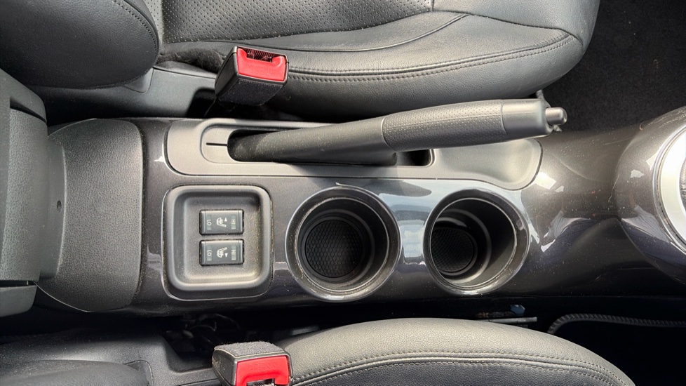 Nissan Juke 1.2 DiG-T Tekna 5dr Petrol Hatchback - Image 21