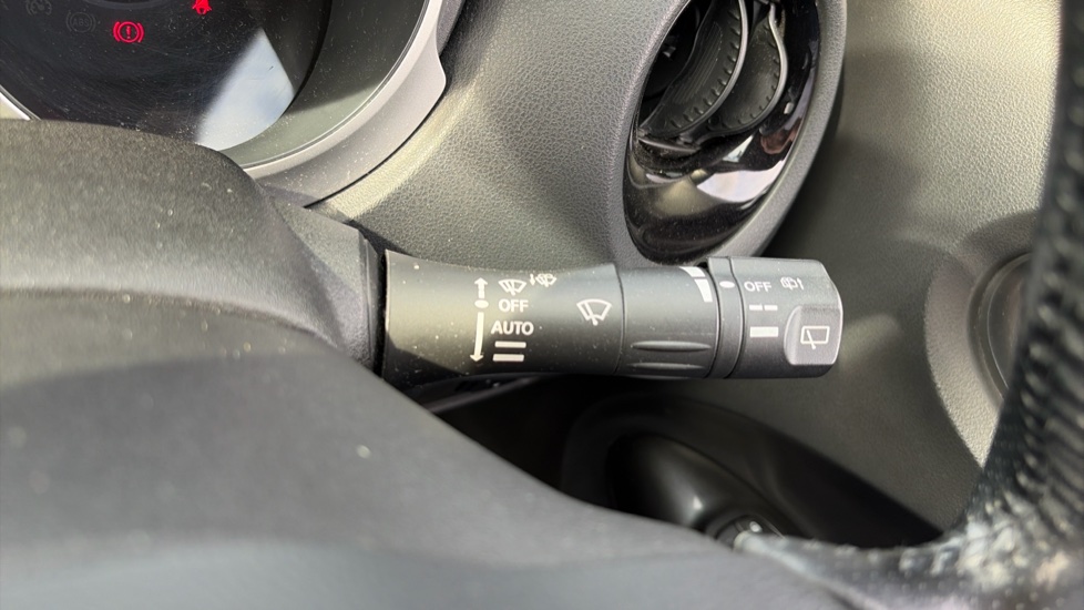 Nissan Juke 1.2 DiG-T Tekna 5dr Petrol Hatchback - Image 29