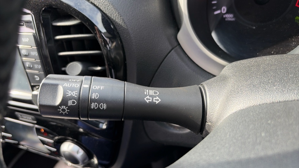 Nissan Juke 1.2 DiG-T Tekna 5dr Petrol Hatchback - Image 30