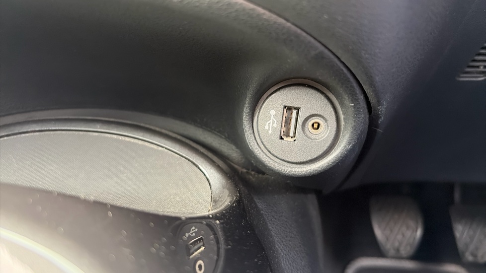 Nissan Juke 1.2 DiG-T Tekna 5dr Petrol Hatchback - Image 34