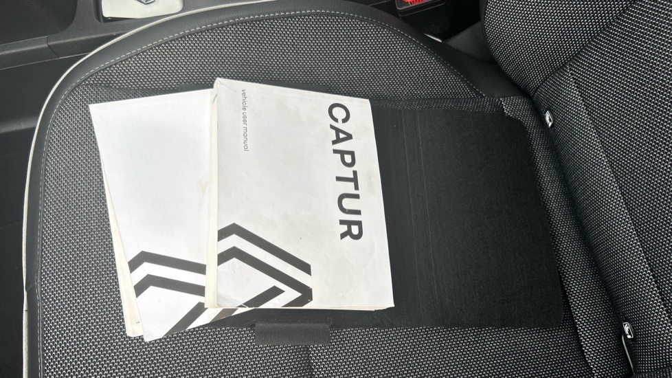 Renault Captur 1.0 TCE 90 SE Edition 5dr Petrol Hatchback - Image 19