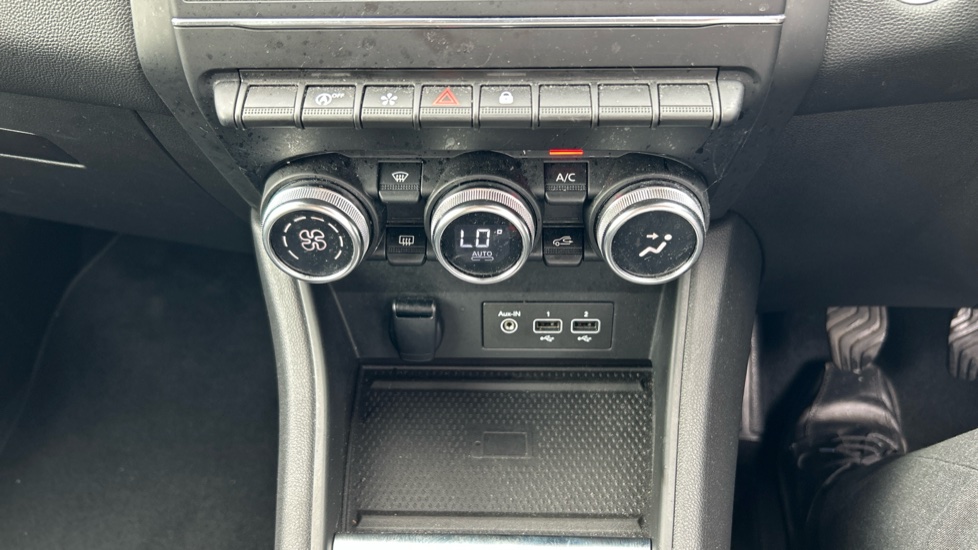 Renault Captur 1.0 TCE 90 SE Edition 5dr Petrol Hatchback - Image 27