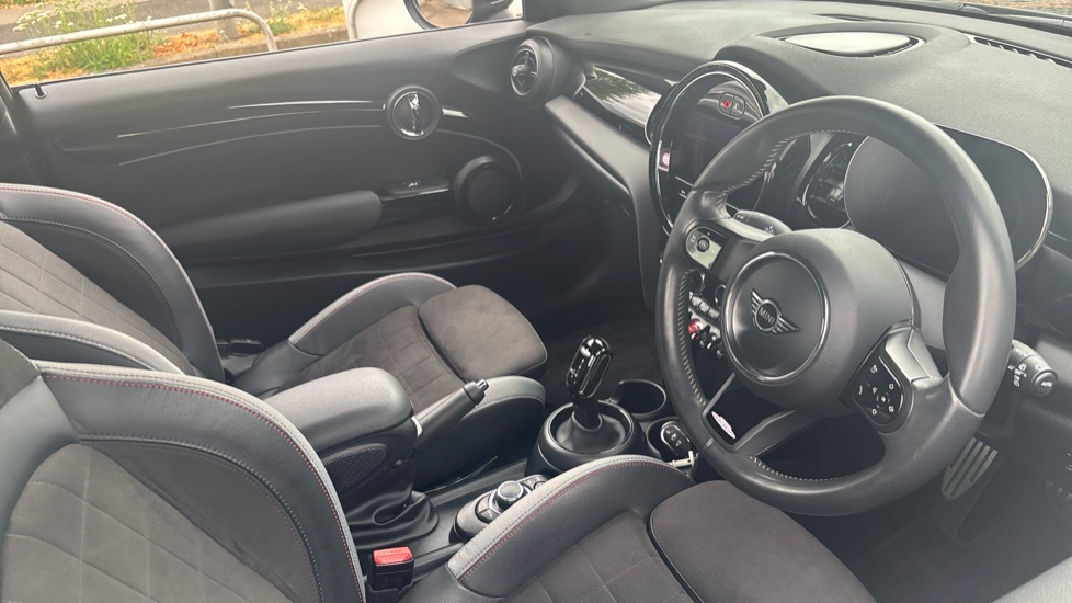 MINI Hatchback 1.5 Cooper Sport Premium 3dr Petrol Hatchback - Image 11