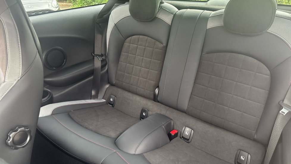 MINI Hatchback 1.5 Cooper Sport Premium 3dr Petrol Hatchback - Image 16